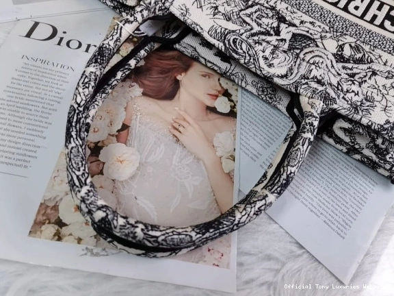 Tony Luxuries TOTE diro BOOK 0731